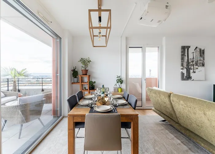 Edler Wohnraum Panoramablick 3 Sz Boxspringbetten, E-ladestation, Kaffeevollautomat, Klima, Lift, Terrasse & 2xtg * Graz